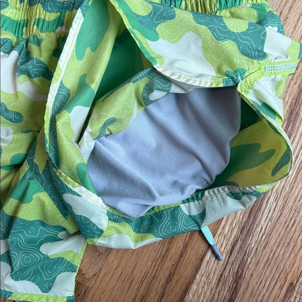 Stio small green camo Performance running Shorts - Picture 5 of 6